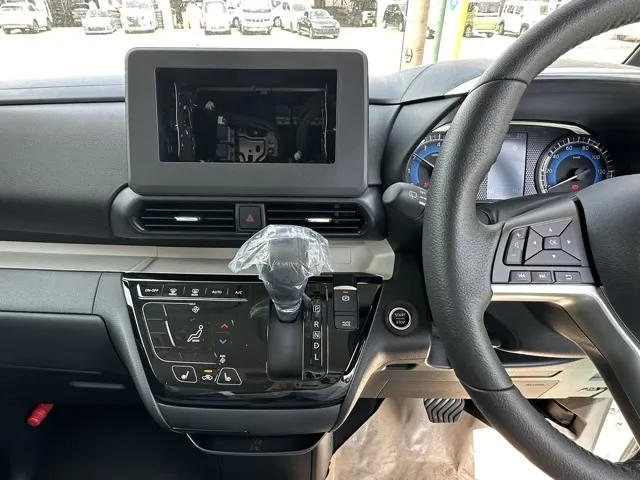 デリカミニ(三菱)Gプレミアム ４WD届出済未使用車 18