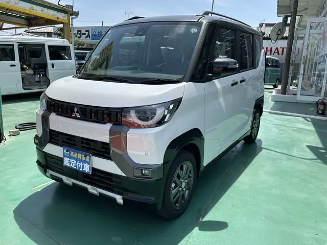 デリカミニ(三菱)Gプレミアム ４WD届出済未使用車 1