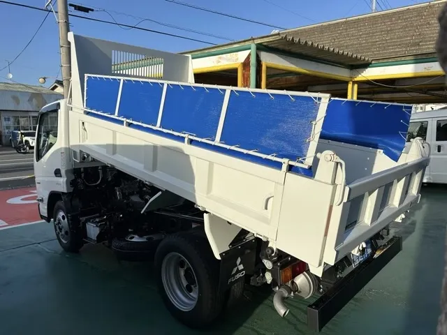 キャンター(三菱)全低床キョウカダンプ ３ｔ　コボレーンディーラ-試乗車 2