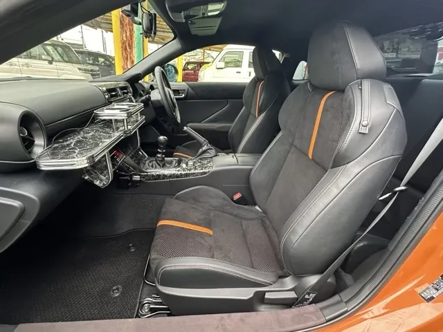 GR86(トヨタ)RZ 10thアニバーサリーLTD 6MT中古車 4