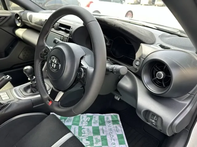 GR86(トヨタ)RZ 6MTディーラ-試乗車 9