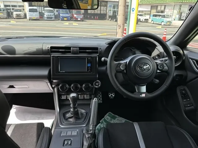 GR86(トヨタ)RZ 6MTディーラ-試乗車 5