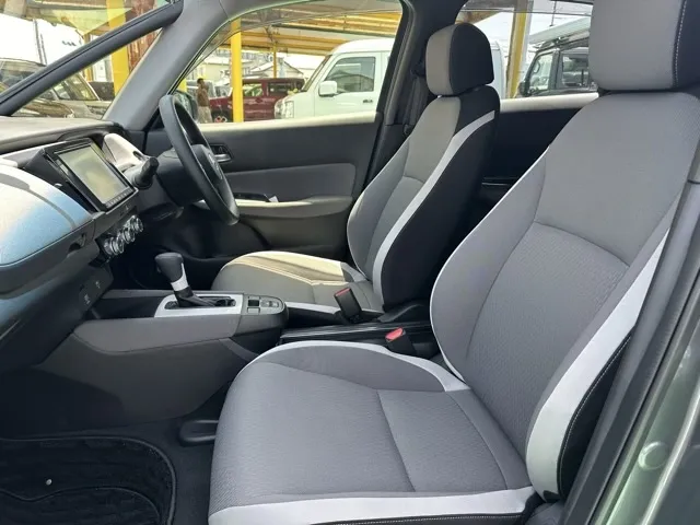 フィット(ホンダ)e：HEV ネス中古車 3