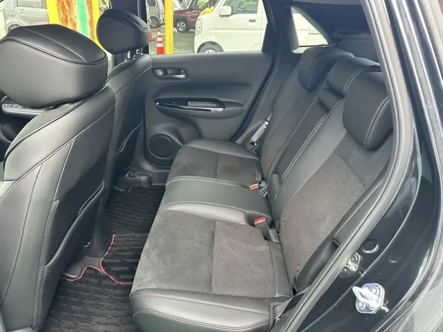 フィット(ホンダ)e：HEV モデューロX中古車 4