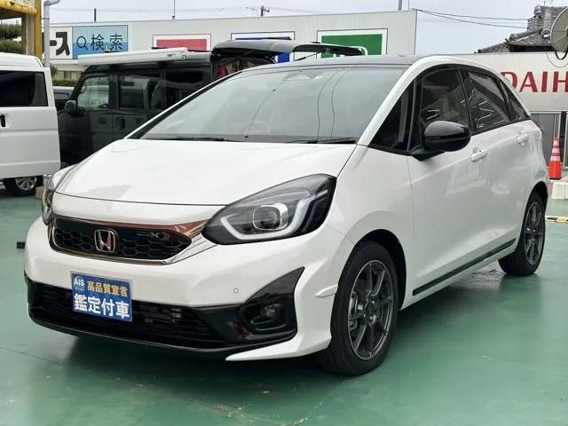 フィット(ホンダ)e：HEV モデューロX中古車 1