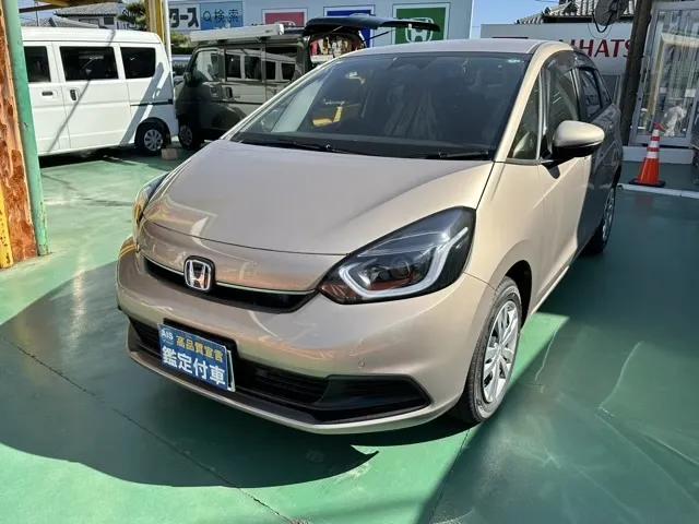 フィット(ホンダ)e：HEV ホーム登録済未使用車 1