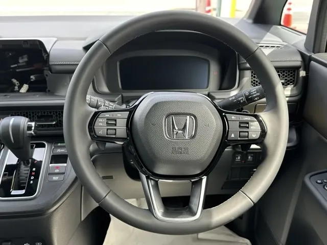 ステップワゴン(ホンダ)スパーダ 7人登録済未使用車 9