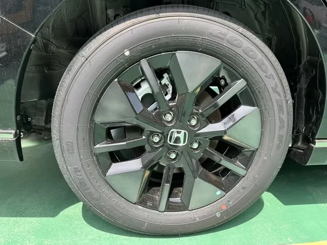 ステップワゴン(ホンダ)スパーダ 7人登録済未使用車 17