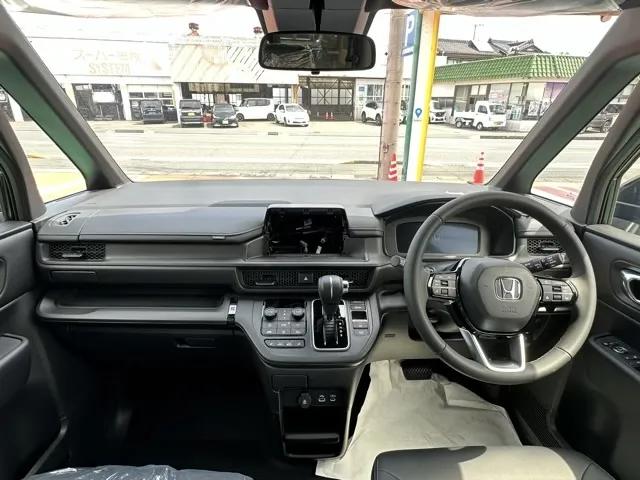 ステップワゴン(ホンダ)スパーダ 7人登録済未使用車 8