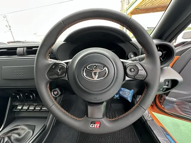 GR86(トヨタ)RZ 10thアニバーサリーLTD 6MT登録済未使用車 12