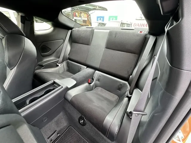 GR86(トヨタ)RZ 10thアニバーサリーLTD 6MT登録済未使用車 4