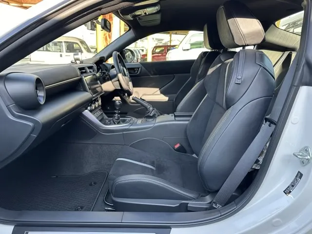 GR86(トヨタ)RZ 6MT中古車 3