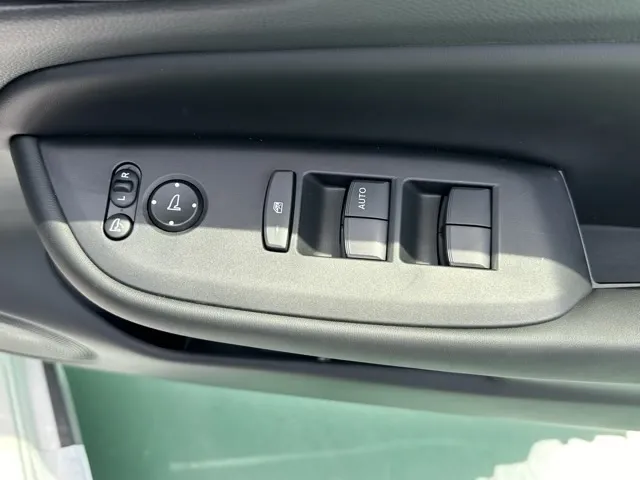 フィット(ホンダ)ＣＲＯＳＳＴＡＲ（クロスター）登録済未使用車 12