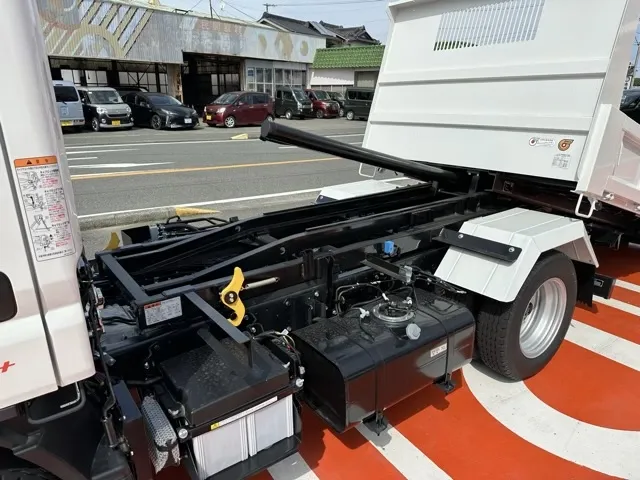 キャンター(三菱)３ｔ ローダースライドダンプレンタ登録済未使用車 5