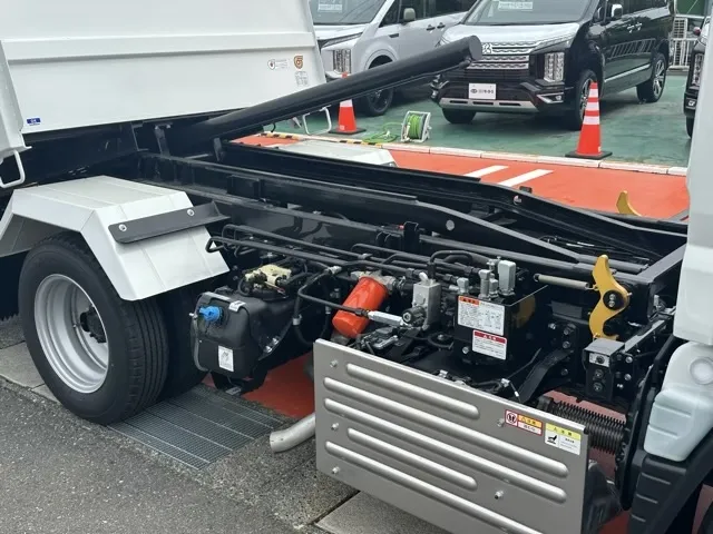 キャンター(三菱)３ｔ ローダースライドダンプレンタ登録済未使用車 6
