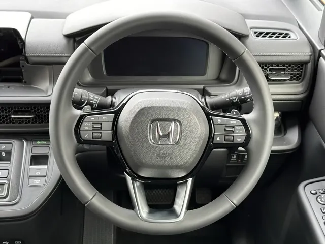 ステップワゴン(ホンダ)e・HEVスパーダ 7人登録済未使用車 10