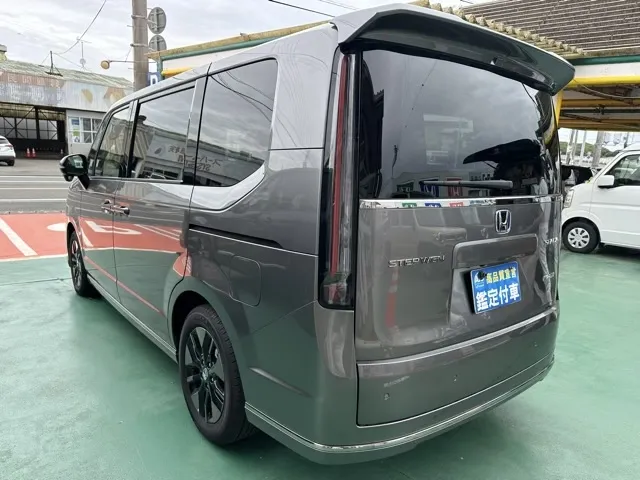 ステップワゴン(ホンダ)e・HEVスパーダ 7人登録済未使用車 2