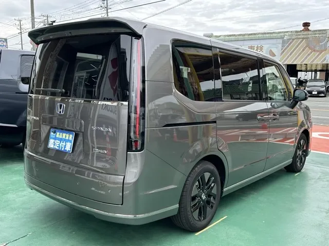 ステップワゴン(ホンダ)e・HEVスパーダ 7人登録済未使用車 3