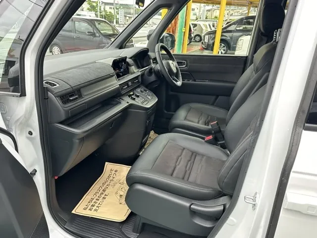 ステップワゴン(ホンダ)e・HEVスパーダ プレミアムライン 7人登録済未使用車 3