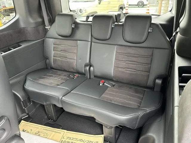 ステップワゴン(ホンダ)e・HEVスパーダ プレミアムライン 7人登録済未使用車 5