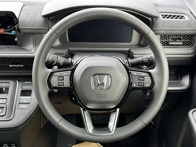 ステップワゴン(ホンダ)e・HEVスパーダ プレミアムライン 7人登録済未使用車 7