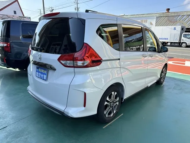 フリード(ホンダ)クロスター登録済未使用車 11