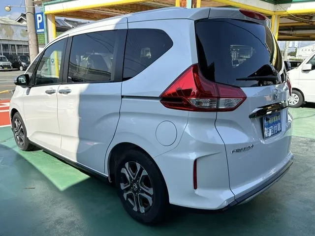 フリード(ホンダ)クロスター登録済未使用車 2