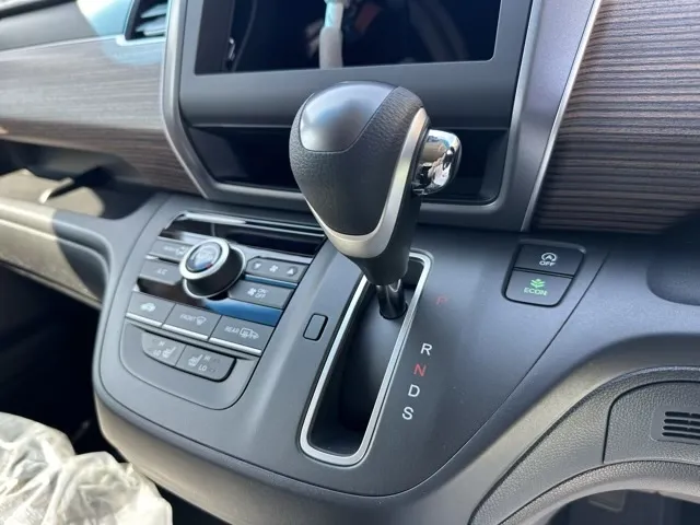 フリード(ホンダ)クロスター BLACK STYLE登録済未使用車 18