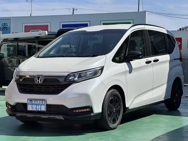フリード(ホンダ)クロスター BLACK STYLE登録済未使用車 1