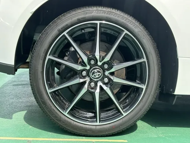 GRヤリス(トヨタ)RC ４WD 6MT中古車 4