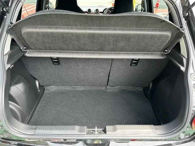 スイフト(スズキ)ベースグレード　セーフティサポート非装着車 MTディーラ-試乗車 7