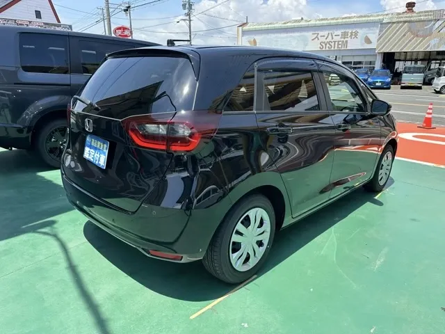 フィット(ホンダ)ベーシック中古車 9