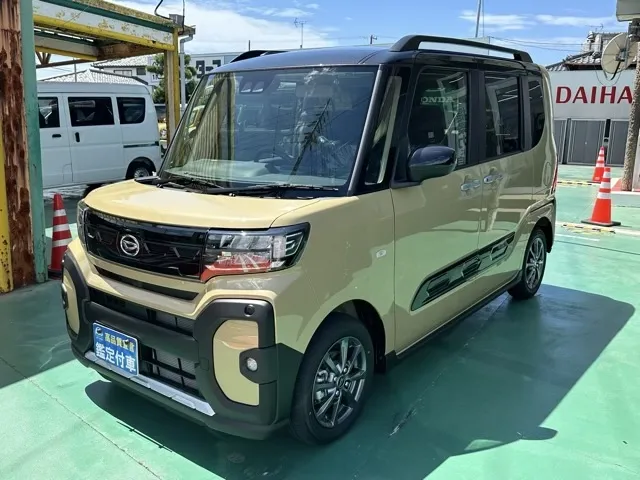 タント(ダイハツ)ファンクロス届出済未使用車 1