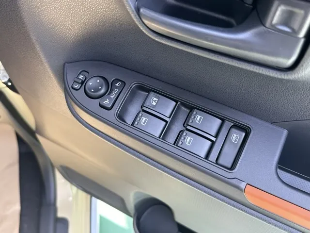 タント(ダイハツ)ファンクロス届出済未使用車 13