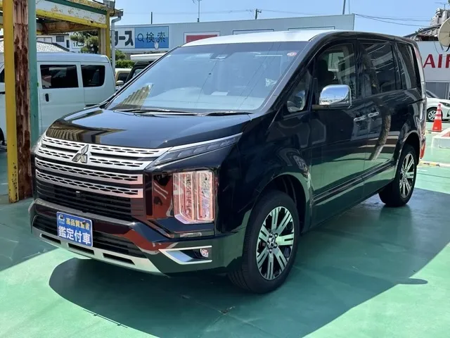 デリカD:5(三菱)Ｐ 7人 ナビ取付PKGⅡ+後席モニター取付PKG オートステップ付レンタ登録済未使用車 1