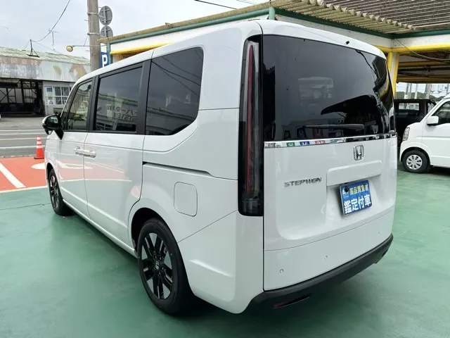ステップワゴン(ホンダ)エアー 7人登録済未使用車 2