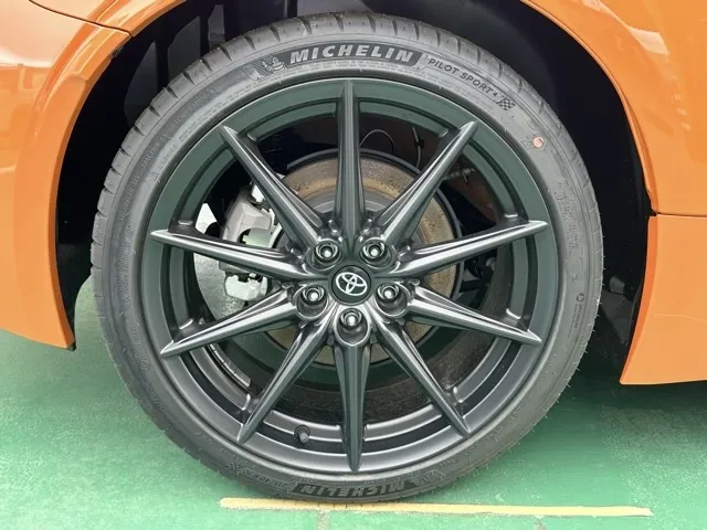 GR86(トヨタ)RZ 10thアニバーサリーLTD 6MT登録済未使用車 10