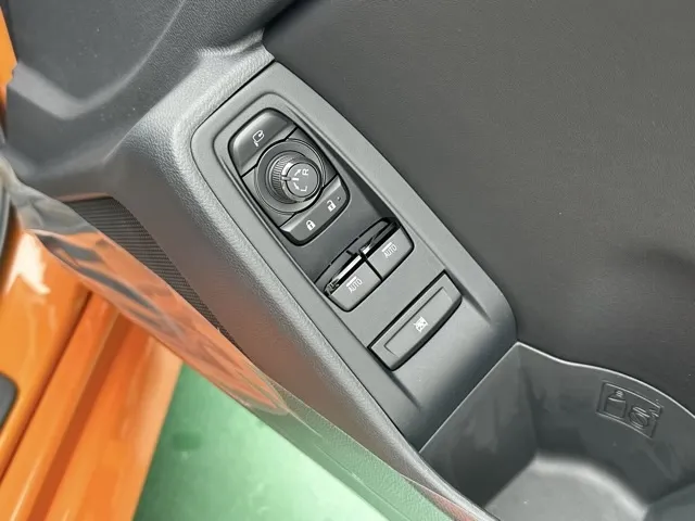 GR86(トヨタ)RZ 10thアニバーサリーLTD 6MT登録済未使用車 11