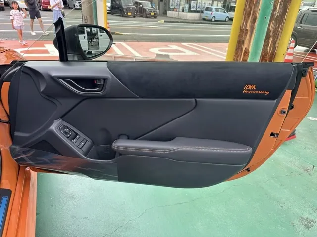 GR86(トヨタ)RZ 10thアニバーサリーLTD 6MT登録済未使用車 22