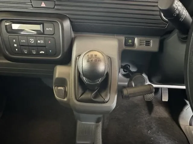 N-VAN(ホンダ)Gタイプ MT ４WD届出済未使用車 15