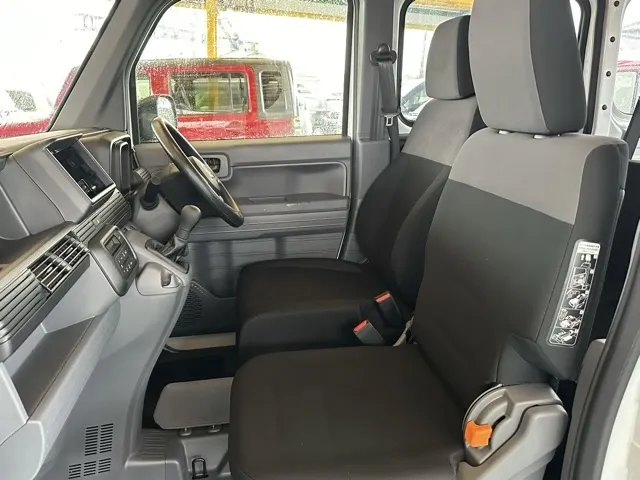 N-VAN(ホンダ)Gタイプ MT ４WD届出済未使用車 3