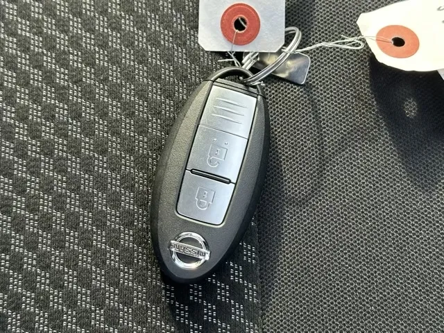 ノート(ニッサン)Ｘ中古車 12