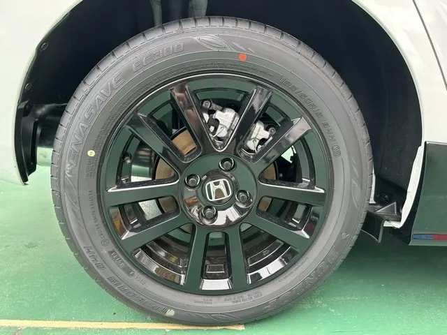 フィット(ホンダ)e：HEV ホーム ブラックスタイル登録済未使用車 12