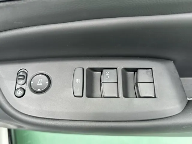 フィット(ホンダ)e：HEV ホーム ブラックスタイル登録済未使用車 13