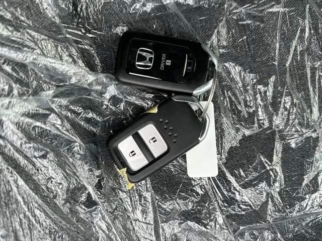 フィット(ホンダ)e：HEV ホーム ブラックスタイル登録済未使用車 14