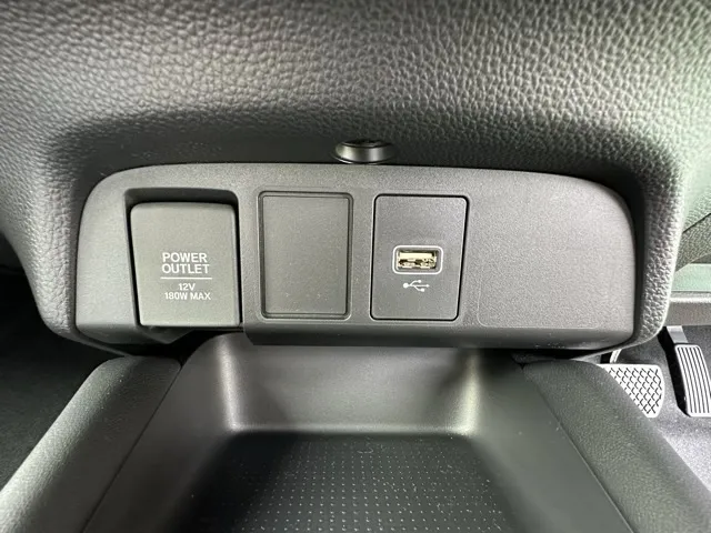 フィット(ホンダ)e：HEV ホーム ブラックスタイル登録済未使用車 17