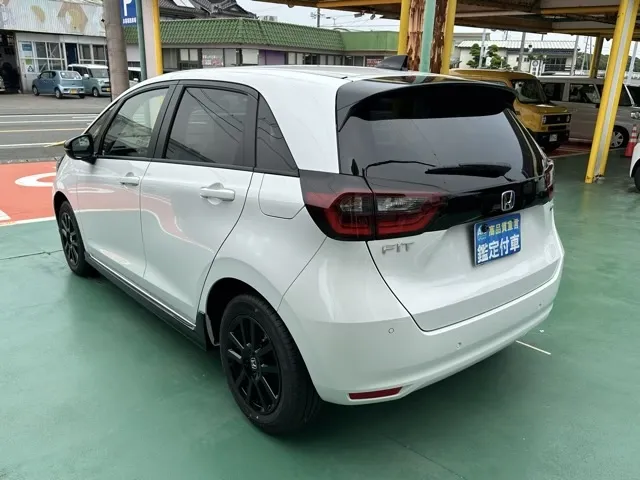フィット(ホンダ)e：HEV ホーム ブラックスタイル登録済未使用車 2
