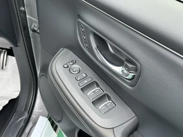 ZR-V(ホンダ)e：HEV Z登録済未使用車 13
