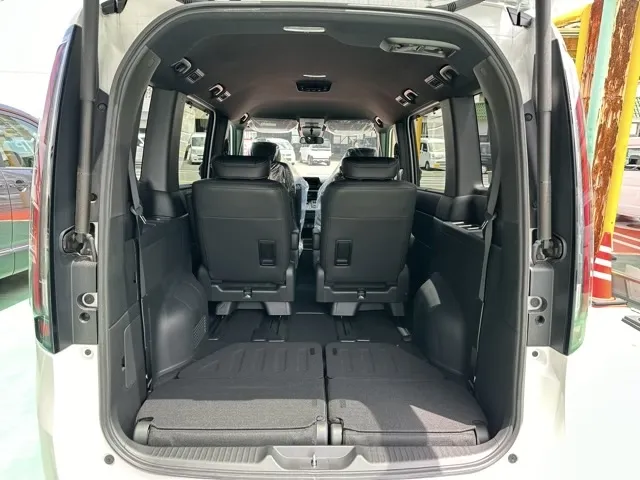 ステップワゴン(ホンダ)e・HEVスパーダ 7人登録済未使用車 15
