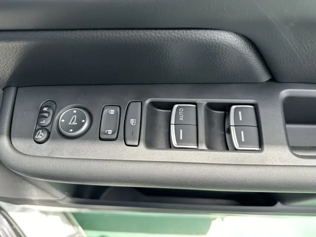 ステップワゴン(ホンダ)e・HEVスパーダ 7人登録済未使用車 19